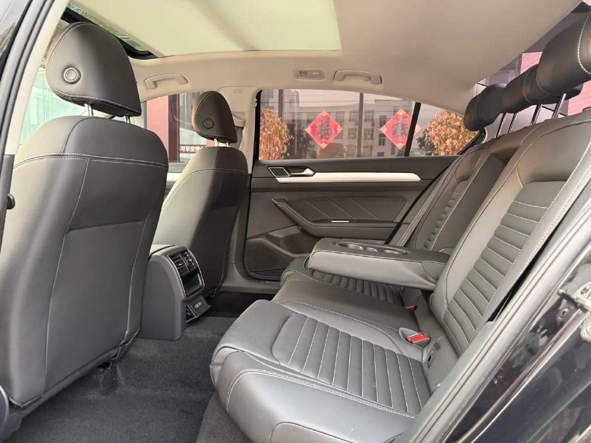 2024 Volkswagen Magotan 1.4T 150HP L4 7DCT,autocango,china used car exporter,china ev exporter,chinese used car exporter,chinese used ev exporter