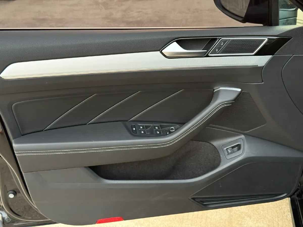 2024 Volkswagen Magotan 1.4T 150HP L4 7DCT,autocango,china used car exporter,china ev exporter,chinese used car exporter,chinese used ev exporter