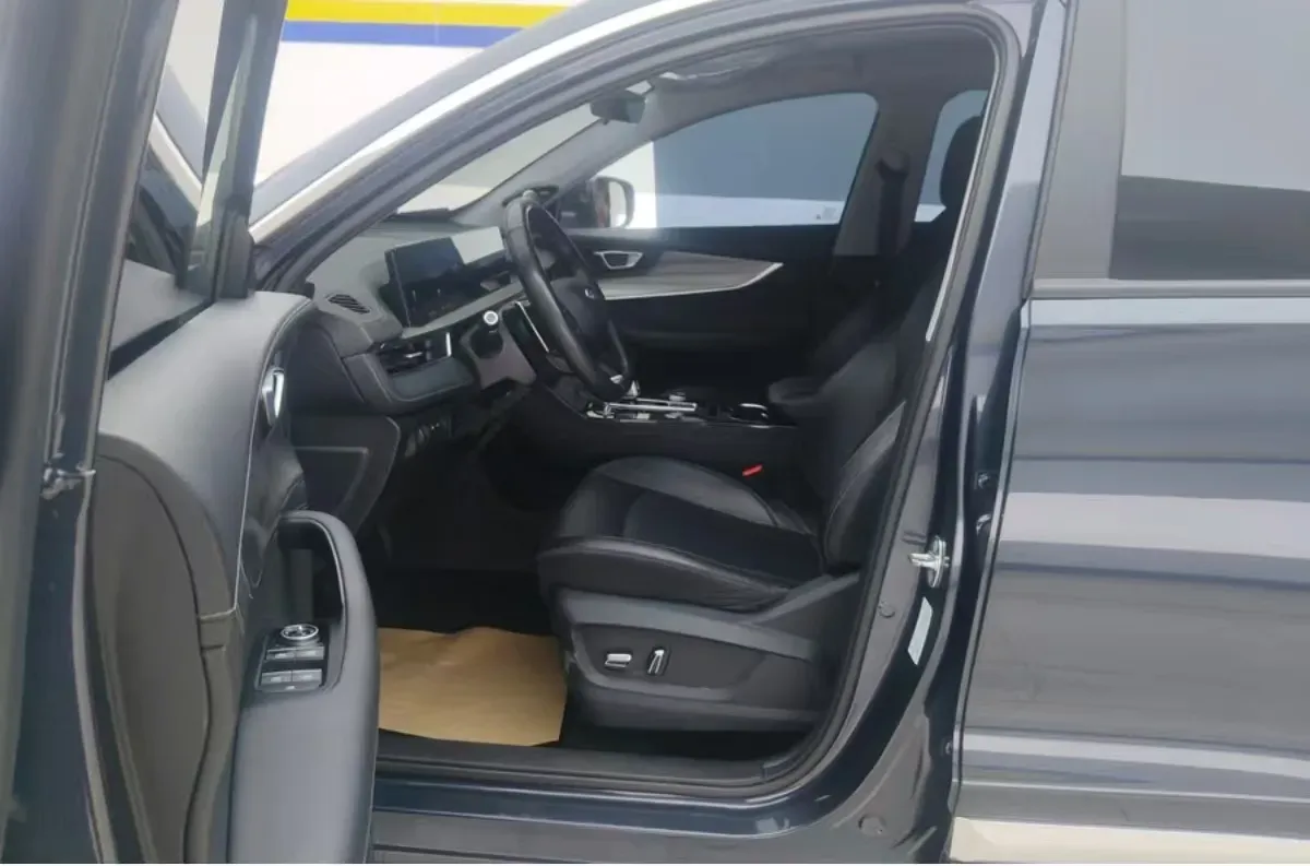 2024 Chery Tiggo 8 Plus 2.0T 254HP L4 7DCT,autocango,china used car exporter,china ev exporter,chinese used car exporter,chinese used ev exporter