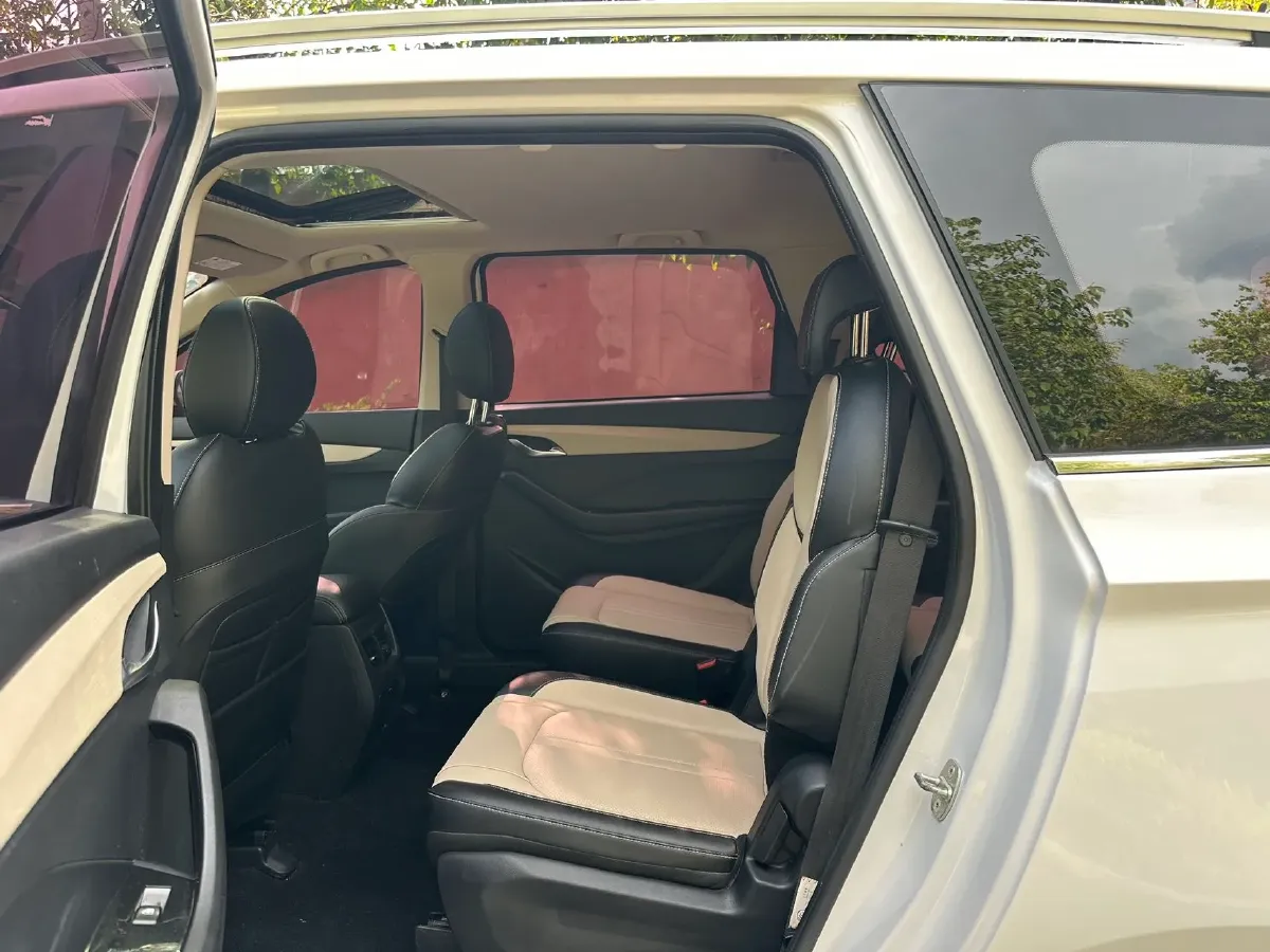 2018 BaoJun 360 1.5L 112HP L4 6MT,autocango,china used car exporter,china ev exporter,chinese used car exporter,chinese used ev exporter