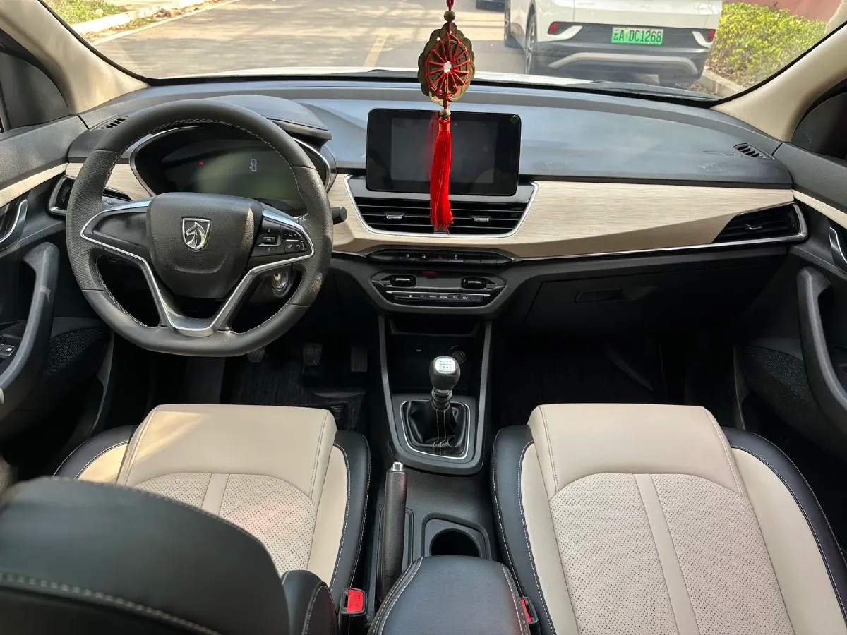 2018 BaoJun 360 1.5L 112HP L4 6MT,autocango,china used car exporter,china ev exporter,chinese used car exporter,chinese used ev exporter