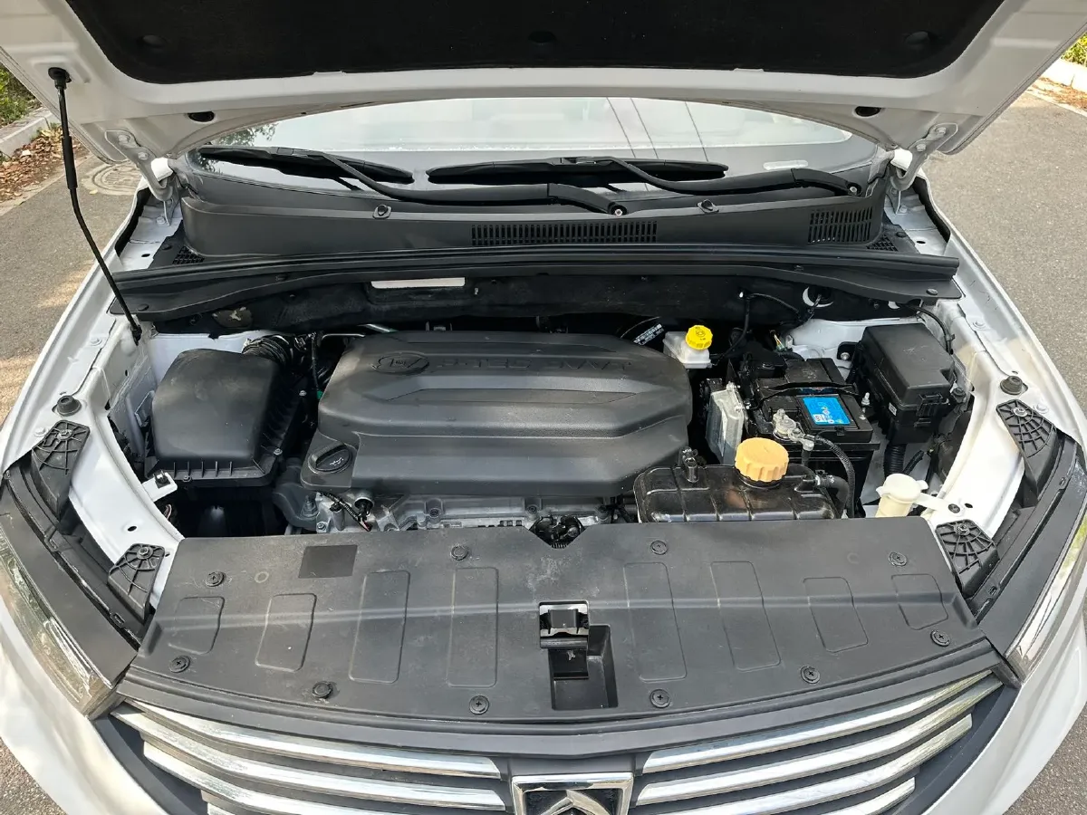 2018 BaoJun 360 1.5L 112HP L4 6MT,autocango,china used car exporter,china ev exporter,chinese used car exporter,chinese used ev exporter