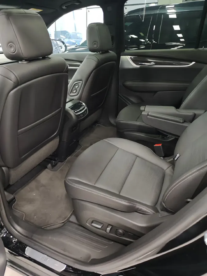 2025 Cadillac XT6 2.0T 237HP L4 9AT,autocango,china used car exporter,china ev exporter,chinese used car exporter,chinese used ev exporter