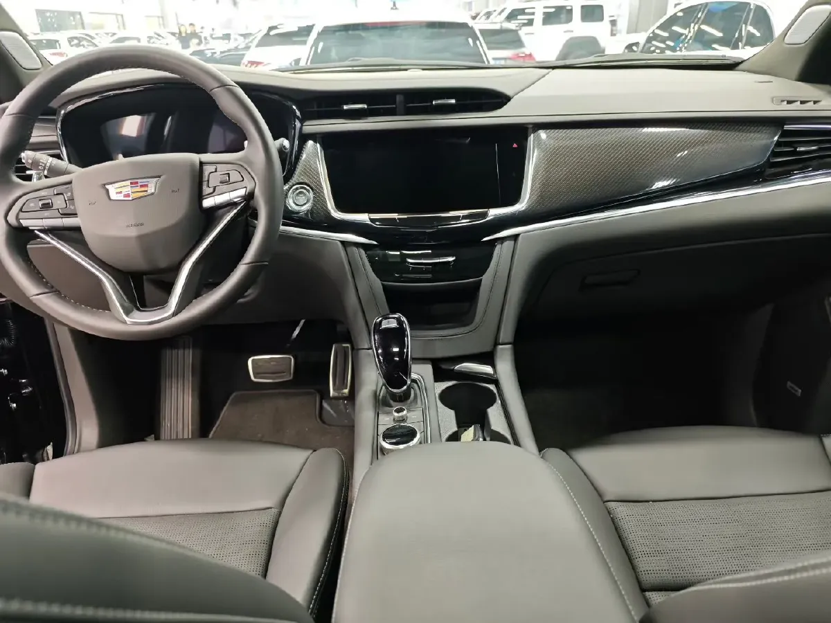 2025 Cadillac XT6 2.0T 237HP L4 9AT,autocango,china used car exporter,china ev exporter,chinese used car exporter,chinese used ev exporter