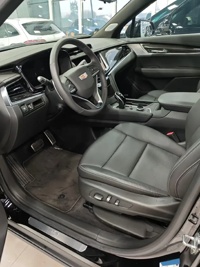 2025 Cadillac XT6 2.0T 237HP L4 9AT,autocango,china used car exporter,china ev exporter,chinese used car exporter,chinese used ev exporter