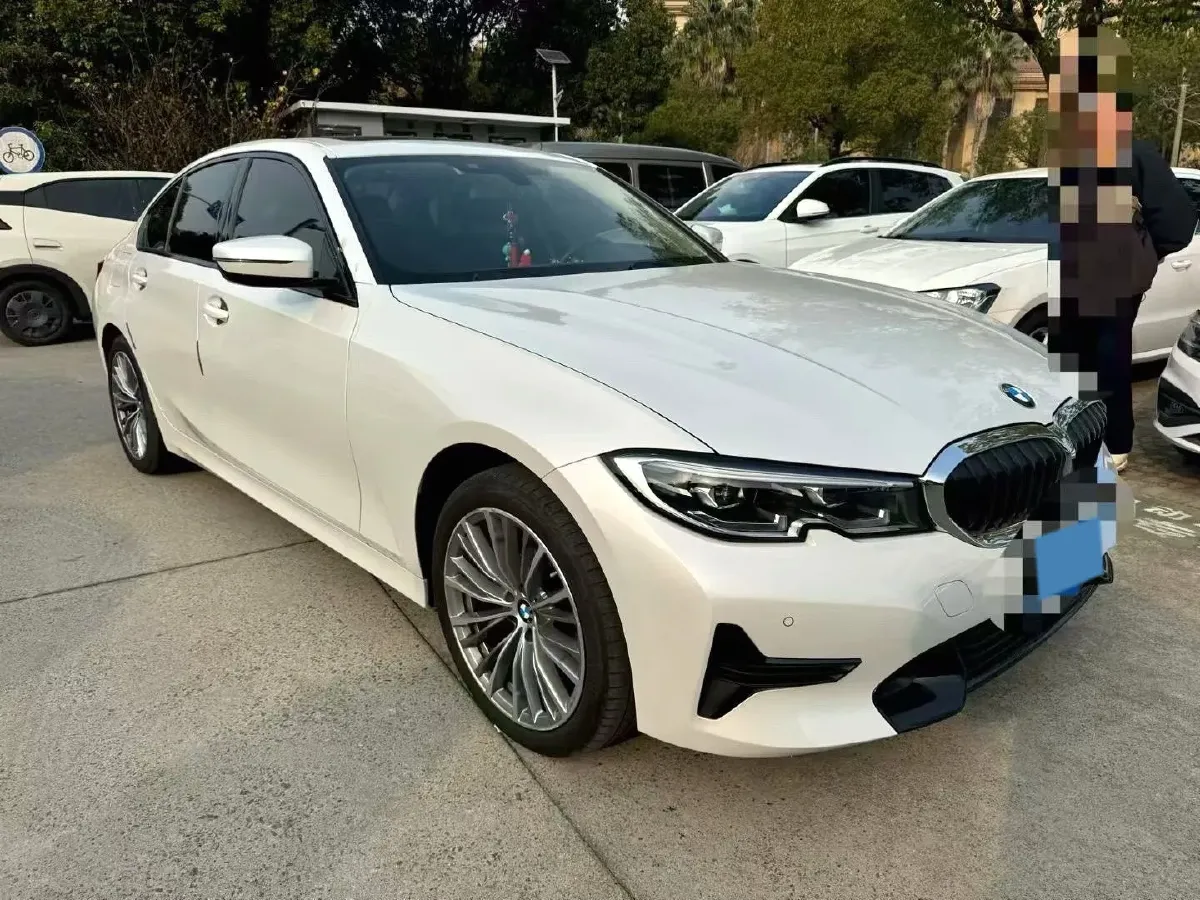 2022 BMW 3 Series 2.0T 156HP L4 8AT,autocango,china used car exporter,china ev exporter,chinese used car exporter,chinese used ev exporter