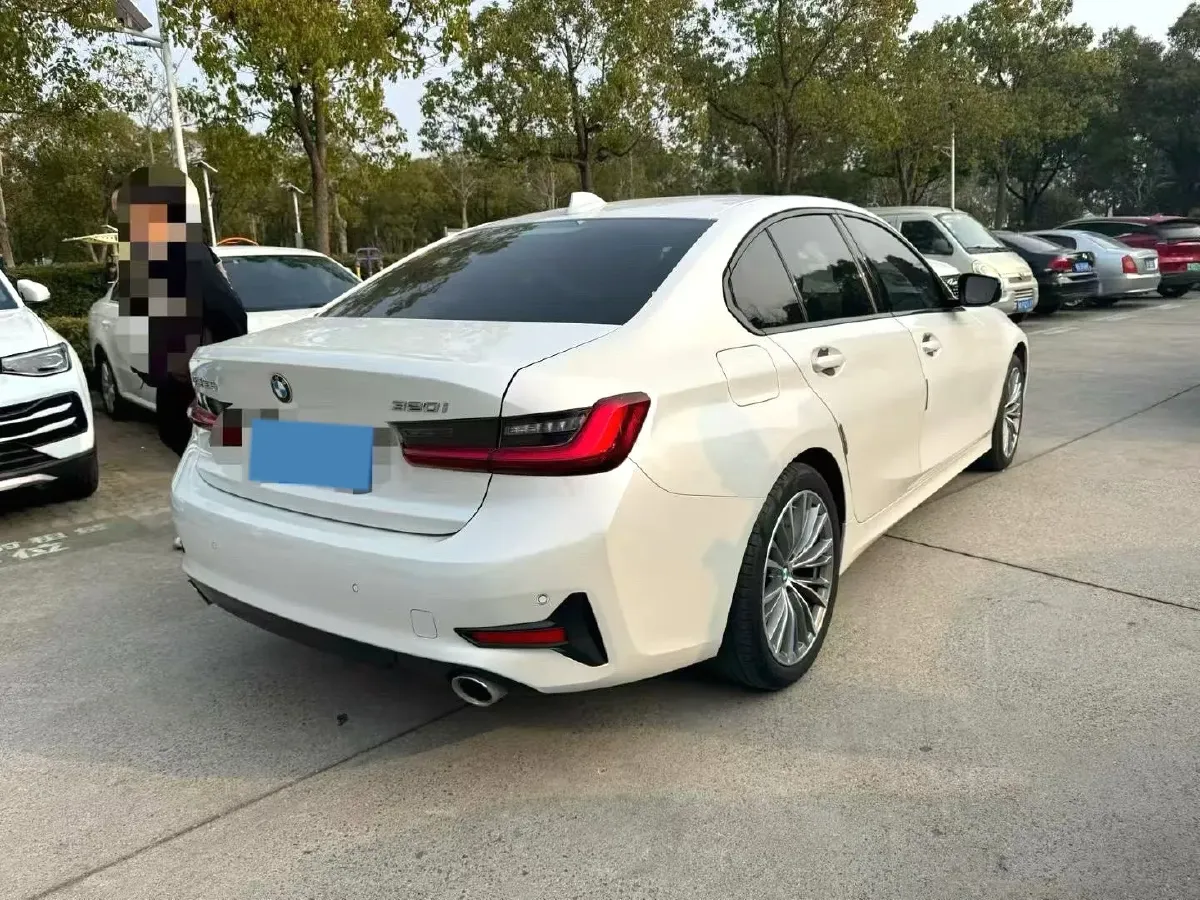 2022 BMW 3 Series 2.0T 156HP L4 8AT,autocango,china used car exporter,china ev exporter,chinese used car exporter,chinese used ev exporter
