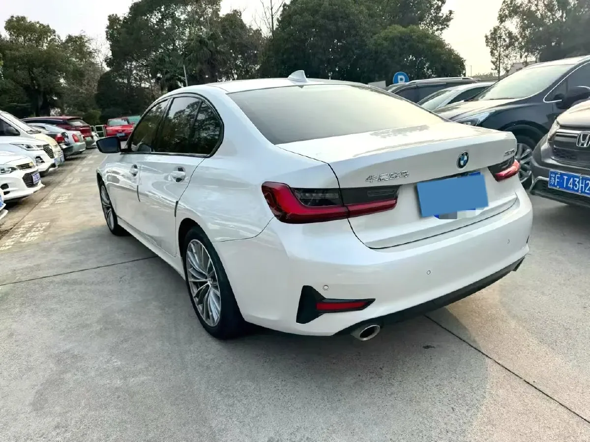 2022 BMW 3 Series 2.0T 156HP L4 8AT,autocango,china used car exporter,china ev exporter,chinese used car exporter,chinese used ev exporter