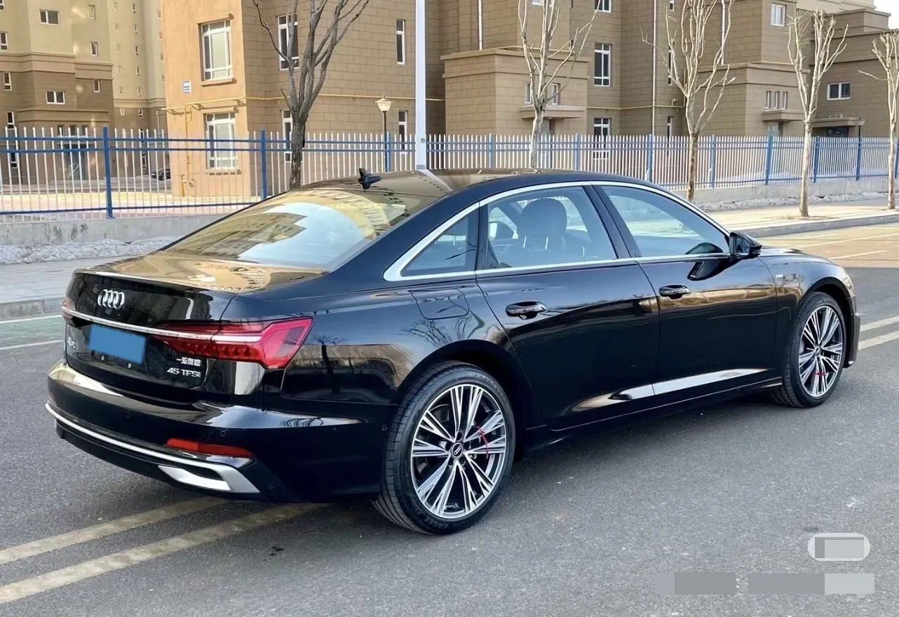 2025 Audi A6L 2.0T 245HP L4 7DCT,autocango,china used car exporter,china ev exporter,chinese used car exporter,chinese used ev exporter