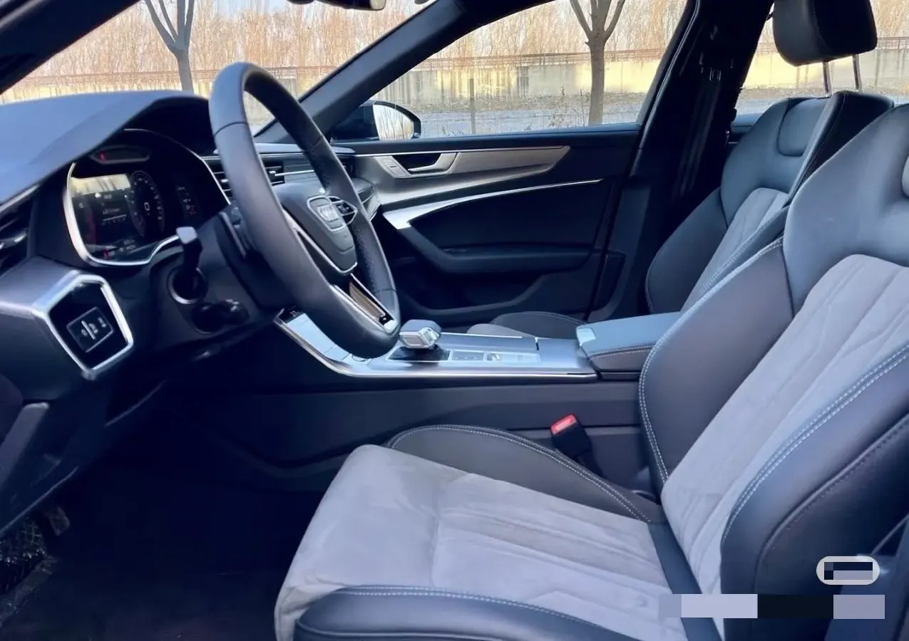 2025 Audi A6L 2.0T 245HP L4 7DCT,autocango,china used car exporter,china ev exporter,chinese used car exporter,chinese used ev exporter