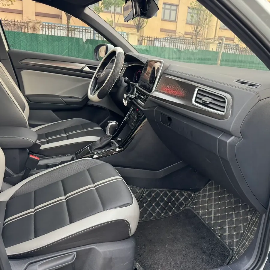 2023 Volkswagen T-Roc 1.5T 160HP L4 7DCT,autocango,china used car exporter,china ev exporter,chinese used car exporter,chinese used ev exporter