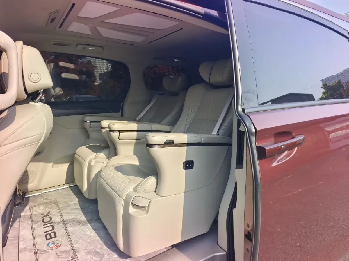 2022 Buick GL8 2.0T 237HP L4 9AT,autocango,china used car exporter,china ev exporter,chinese used car exporter,chinese used ev exporter