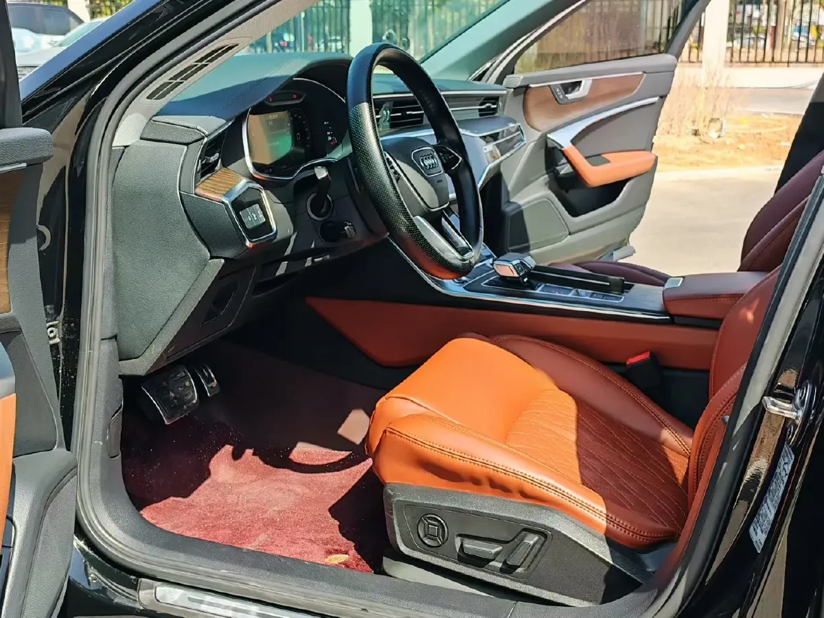 2021 Audi A6L 2.0T 224HP L4 7DCT,autocango,china used car exporter,china ev exporter,chinese used car exporter,chinese used ev exporter