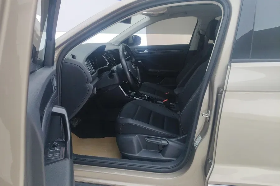 2020 Volkswagen T-Roc 1.4T 150HP L4 7DCT,autocango,china used car exporter,china ev exporter,chinese used car exporter,chinese used ev exporter