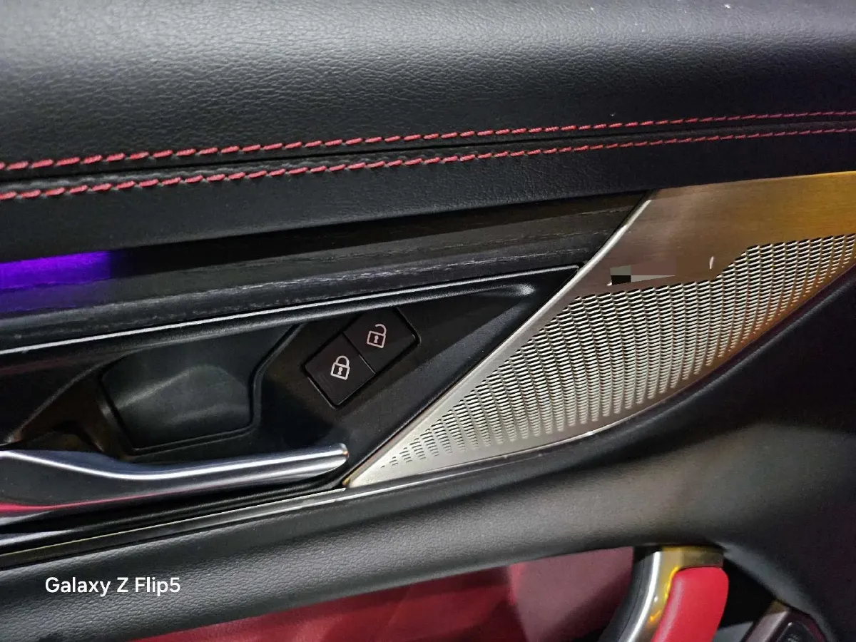 2023 Jaguar XFL 2.0T 250HP L4 8AT,autocango,china used car exporter,china ev exporter,chinese used car exporter,chinese used ev exporter