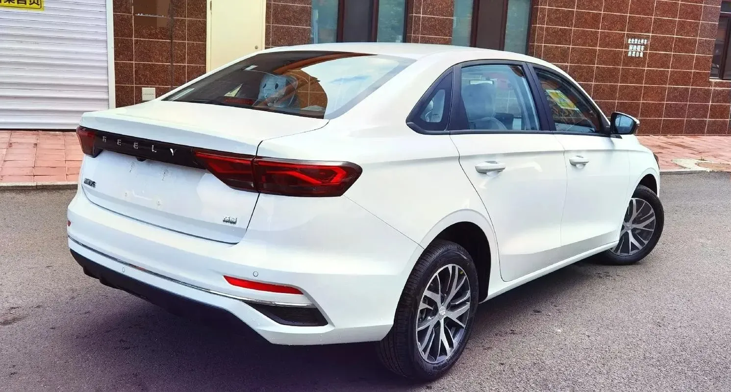 2025 Geely Emgrand 1.5L 127HP L4 CVT,autocango,china used car exporter,china ev exporter,chinese used car exporter,chinese used ev exporter