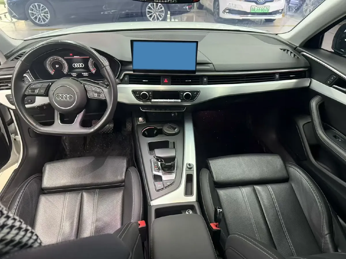 2023 Audi A4L 2.0T 190HP L4 7DCT,autocango,china used car exporter,china ev exporter,chinese used car exporter,chinese used ev exporter