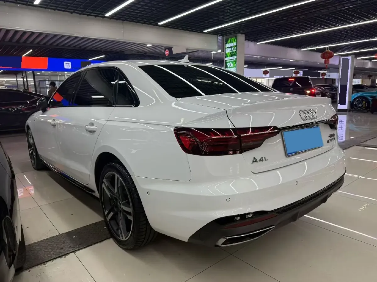 2023 Audi A4L 2.0T 190HP L4 7DCT,autocango,china used car exporter,china ev exporter,chinese used car exporter,chinese used ev exporter