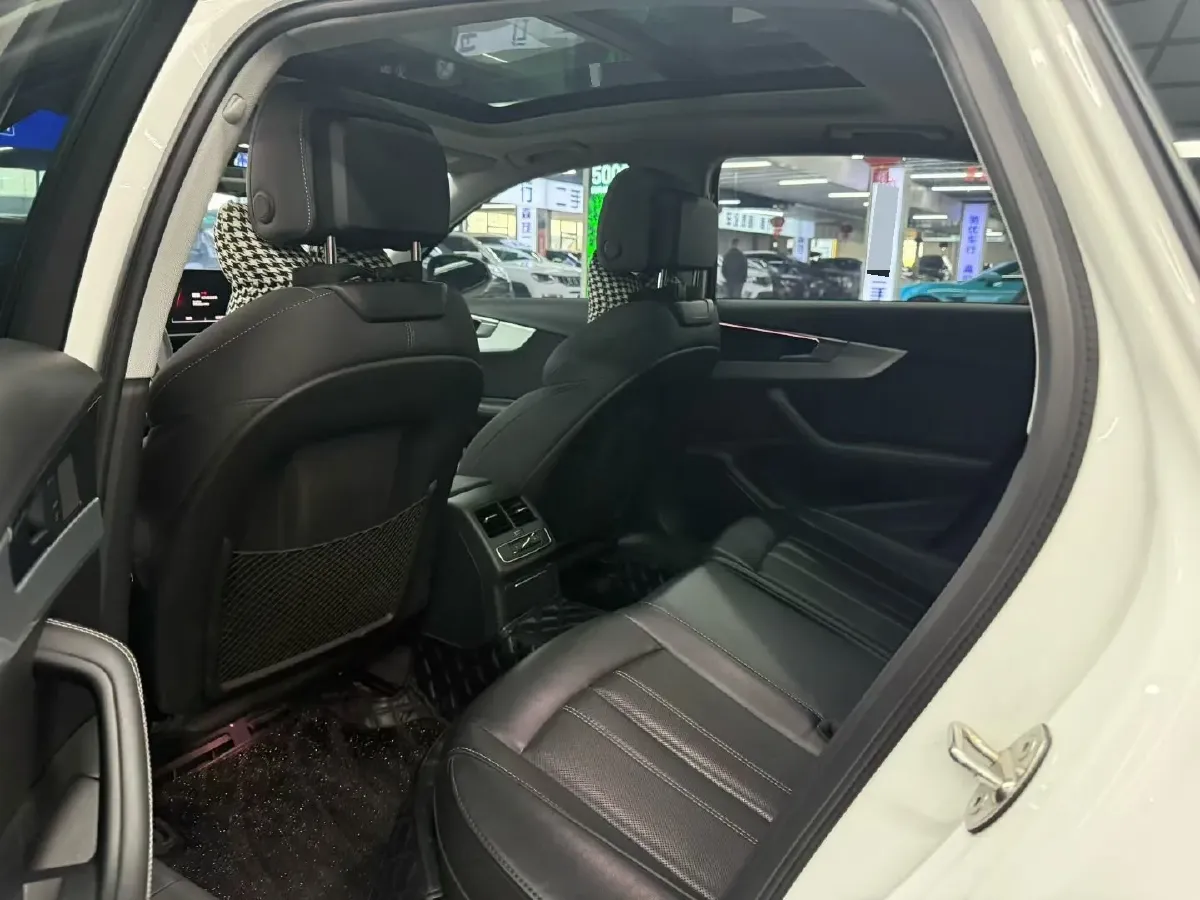 2023 Audi A4L 2.0T 190HP L4 7DCT,autocango,china used car exporter,china ev exporter,chinese used car exporter,chinese used ev exporter