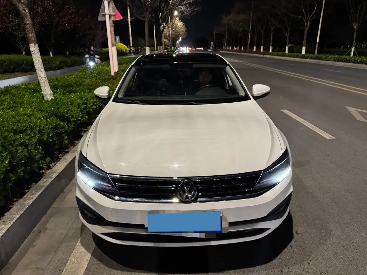 2019 Volkswagen T-Cross 1.4T 150HP L4 7DCT,autocango,china used car exporter,china ev exporter,chinese used car exporter,chinese used ev exporter