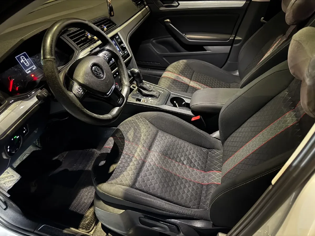 2019 Volkswagen T-Cross 1.4T 150HP L4 7DCT,autocango,china used car exporter,china ev exporter,chinese used car exporter,chinese used ev exporter