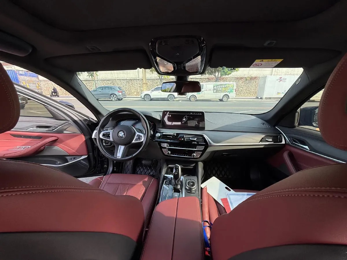 2021 BMW 5 Series 2.0T 252HP L4 8AT,autocango,china used car exporter,china ev exporter,chinese used car exporter,chinese used ev exporter