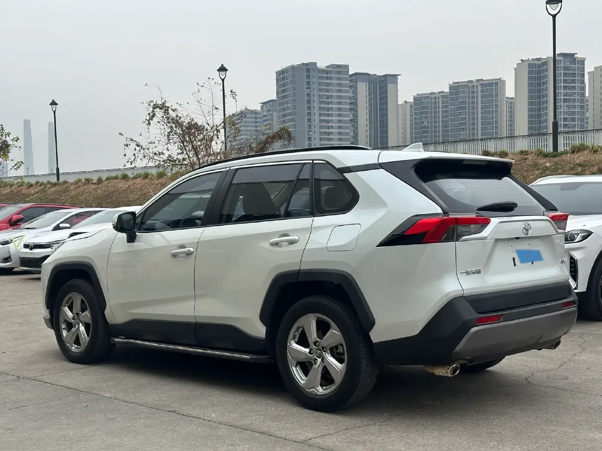 2021 Toyota RAV4 2.0L 171HP L4 CVT,autocango,china used car exporter,china ev exporter,chinese used car exporter,chinese used ev exporter