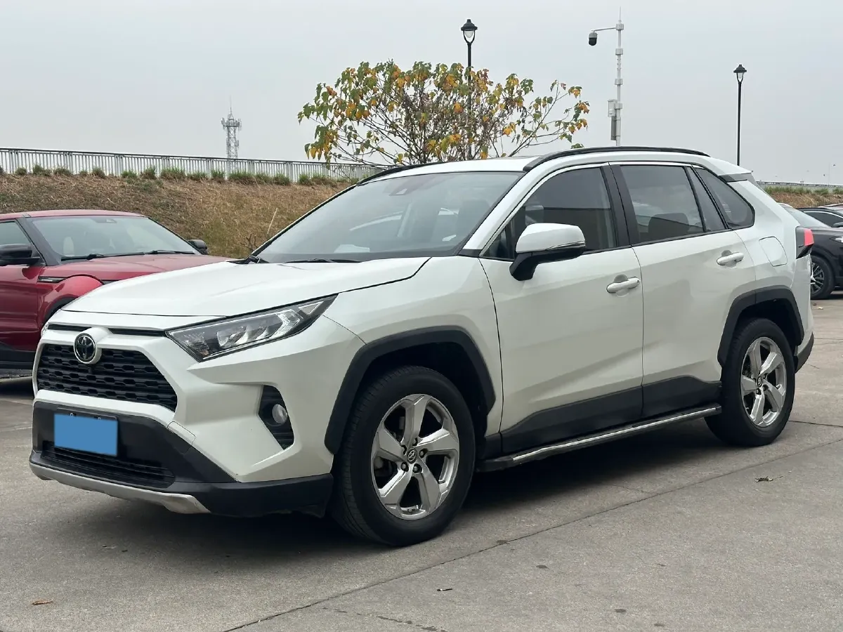 2021 Toyota RAV4 2.0L 171HP L4 CVT,autocango,china used car exporter,china ev exporter,chinese used car exporter,chinese used ev exporter