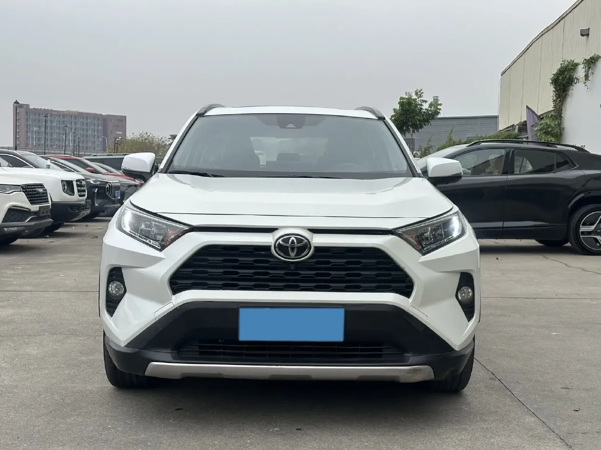 2021 Toyota RAV4 2.0L 171HP L4 CVT,autocango,china used car exporter,china ev exporter,chinese used car exporter,chinese used ev exporter