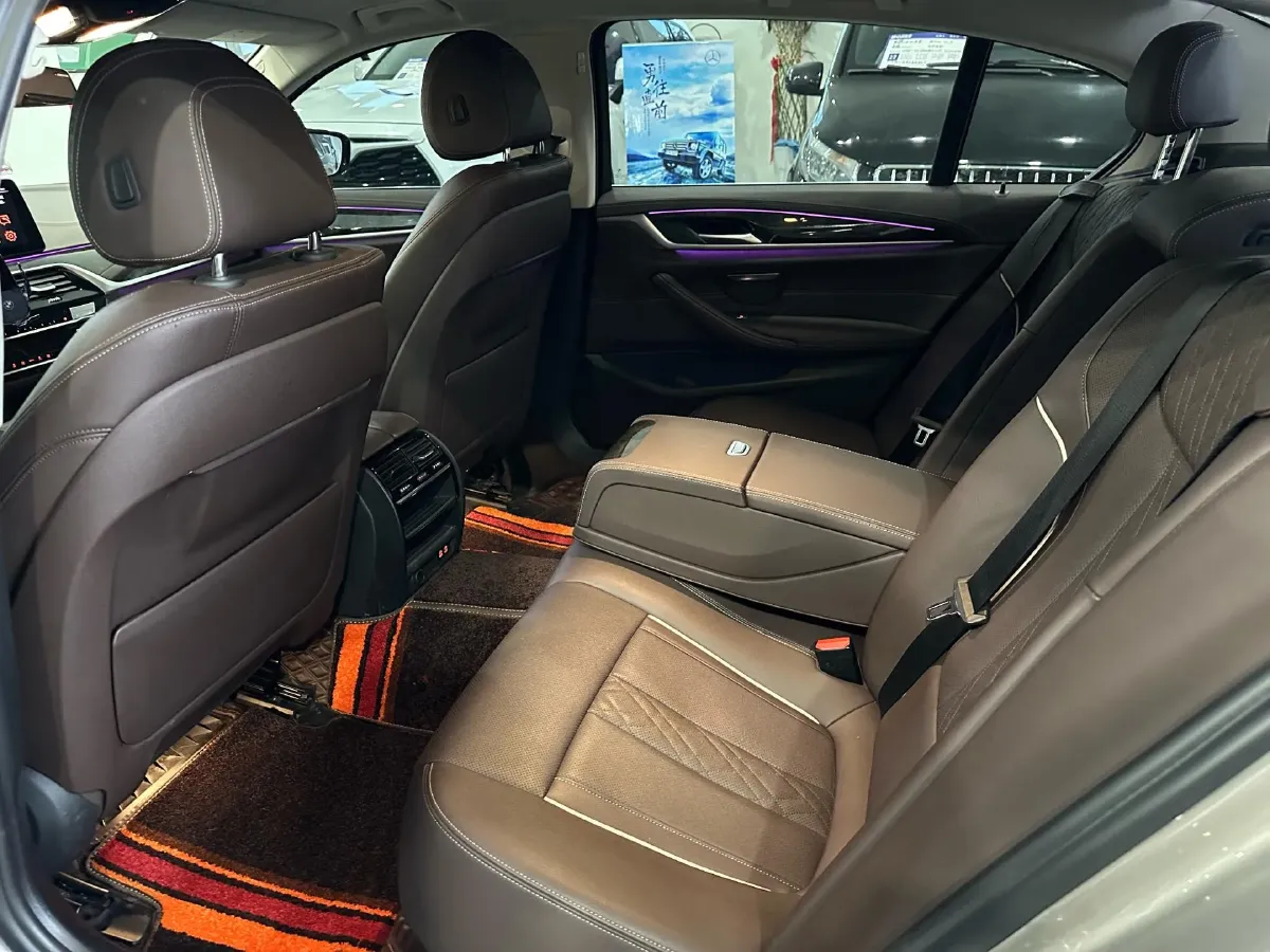 2022 BMW 5 Series 2.0T 184HP L4 8AT,autocango,china used car exporter,china ev exporter,chinese used car exporter,chinese used ev exporter