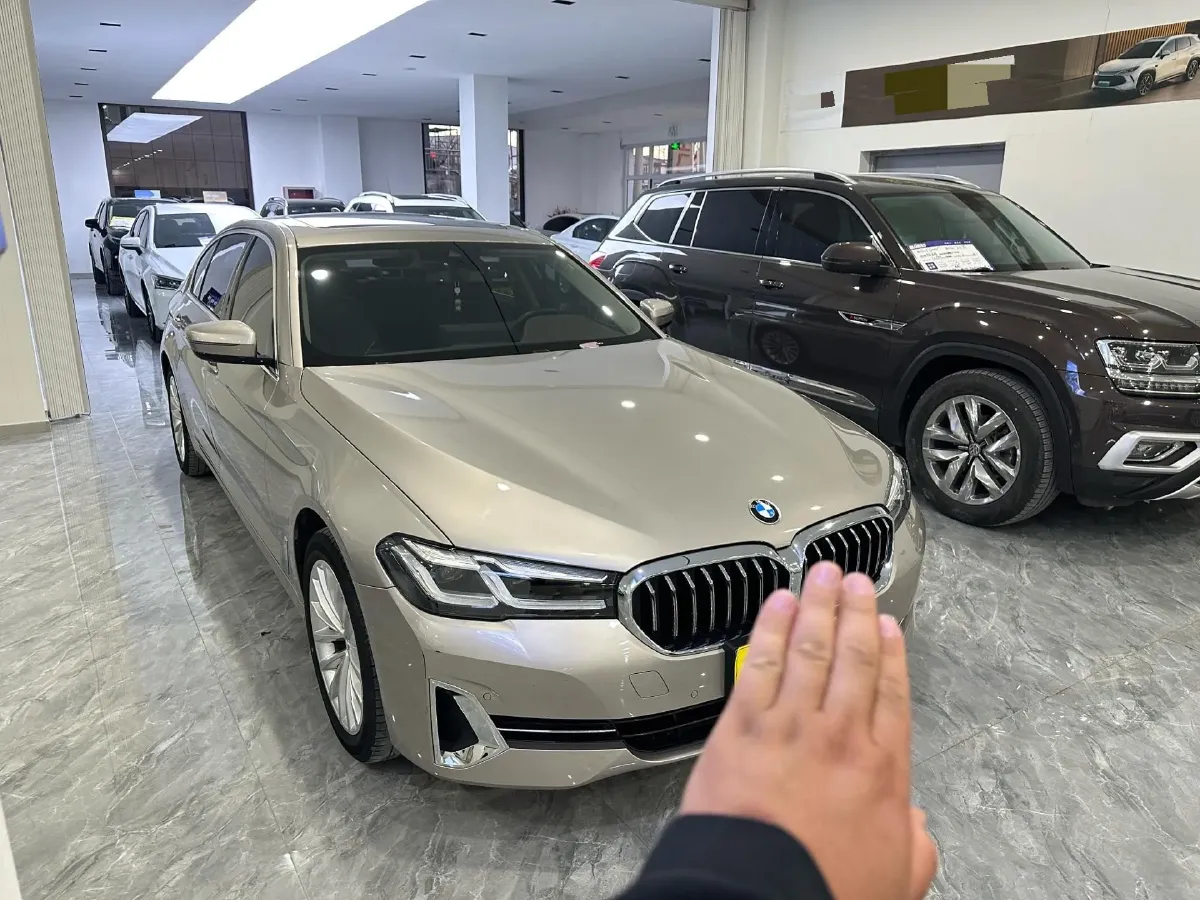 2022 BMW 5 Series 2.0T 184HP L4 8AT,autocango,china used car exporter,china ev exporter,chinese used car exporter,chinese used ev exporter