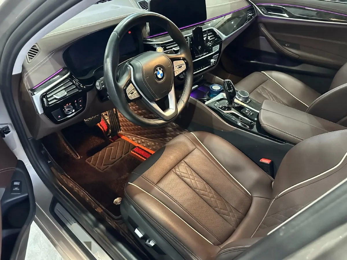 2022 BMW 5 Series 2.0T 184HP L4 8AT,autocango,china used car exporter,china ev exporter,chinese used car exporter,chinese used ev exporter