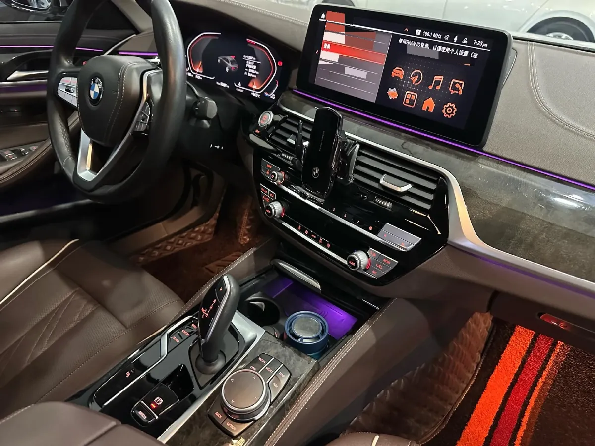 2022 BMW 5 Series 2.0T 184HP L4 8AT,autocango,china used car exporter,china ev exporter,chinese used car exporter,chinese used ev exporter