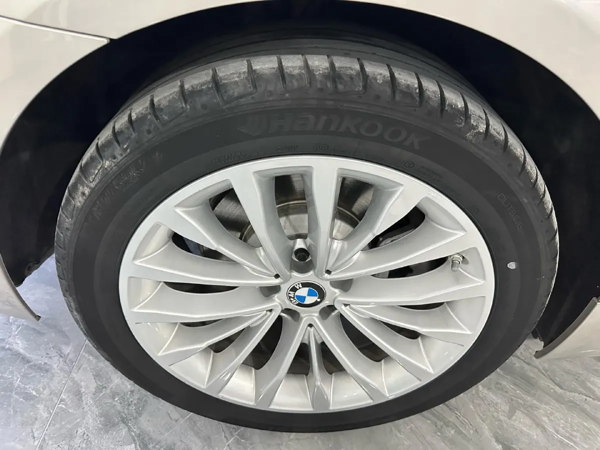 2022 BMW 5 Series 2.0T 184HP L4 8AT,autocango,china used car exporter,china ev exporter,chinese used car exporter,chinese used ev exporter