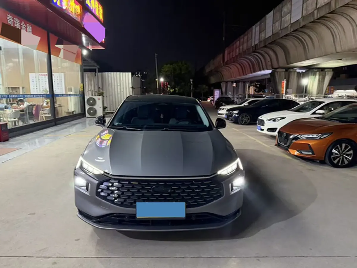 2022 Ford Mondeo 2.0T 238HP L4 8AT,autocango,china used car exporter,china ev exporter,chinese used car exporter,chinese used ev exporter