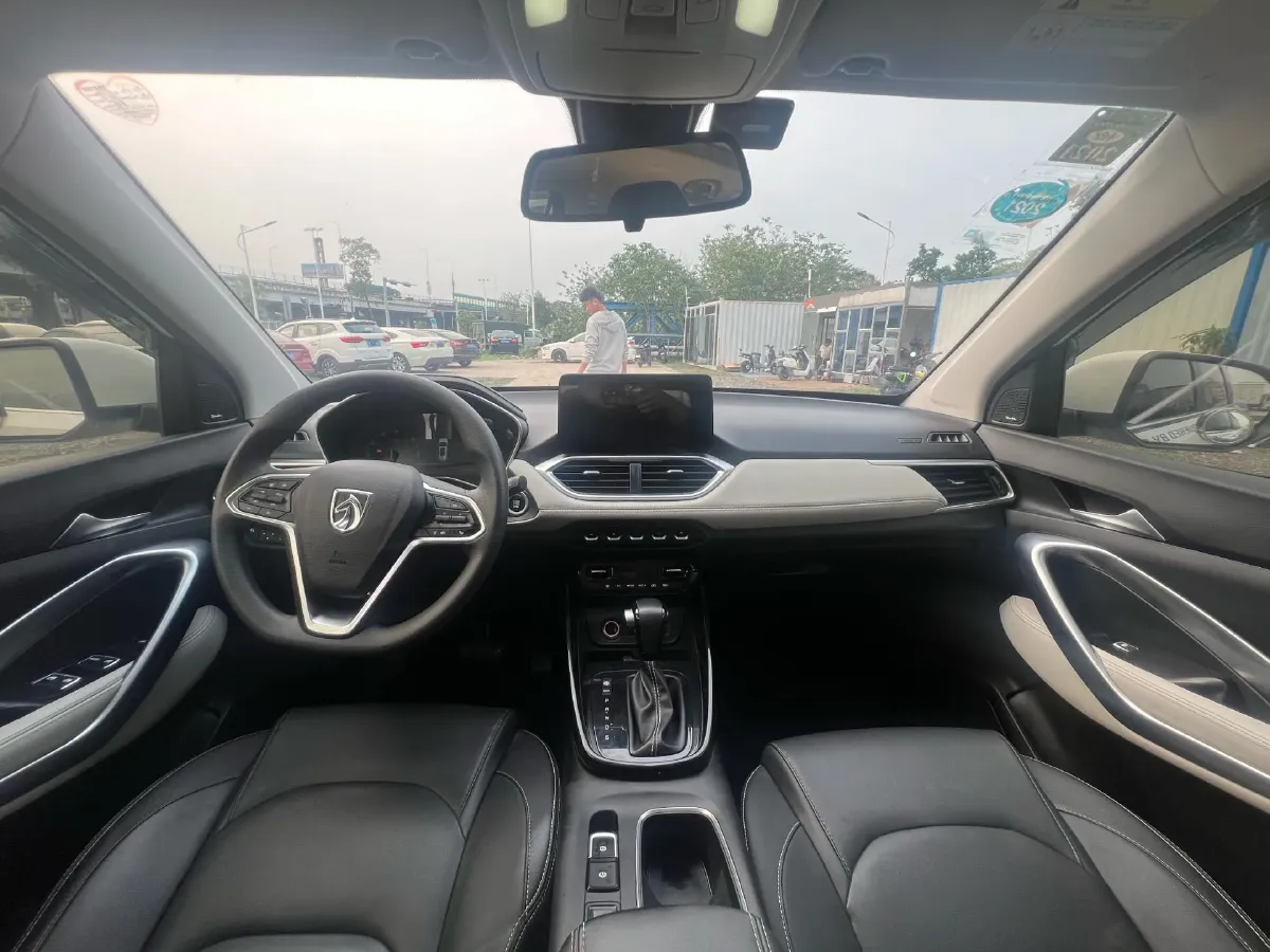 2019 BaoJun 530 1.5T 151HP L4 CVT,autocango,china used car exporter,china ev exporter,chinese used car exporter,chinese used ev exporter