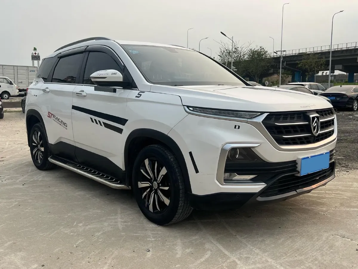 2019 BaoJun 530 1.5T 151HP L4 CVT,autocango,china used car exporter,china ev exporter,chinese used car exporter,chinese used ev exporter