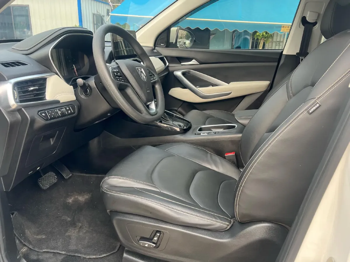 2019 BaoJun 530 1.5T 151HP L4 CVT,autocango,china used car exporter,china ev exporter,chinese used car exporter,chinese used ev exporter