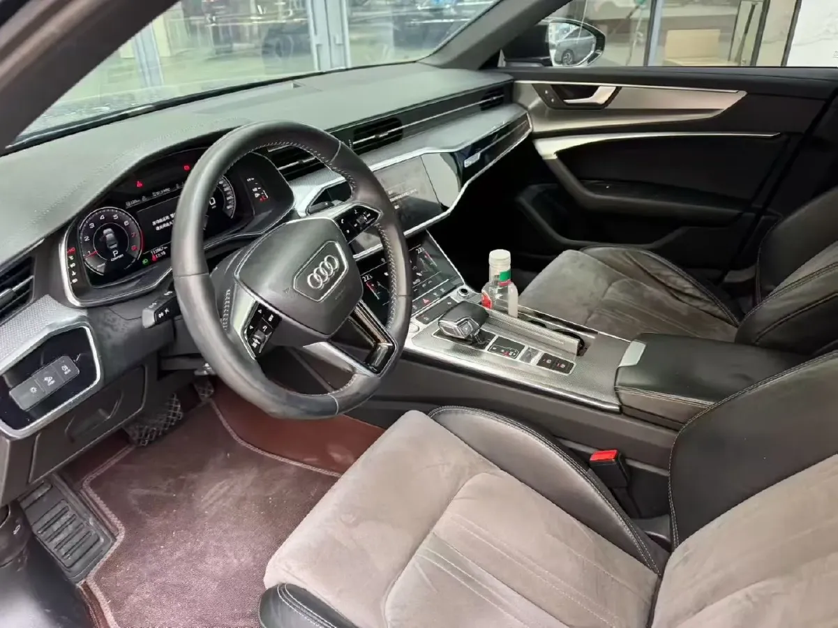 2021 Audi A6L 2.0T 190HP L4 7DCT,autocango,china used car exporter,china ev exporter,chinese used car exporter,chinese used ev exporter