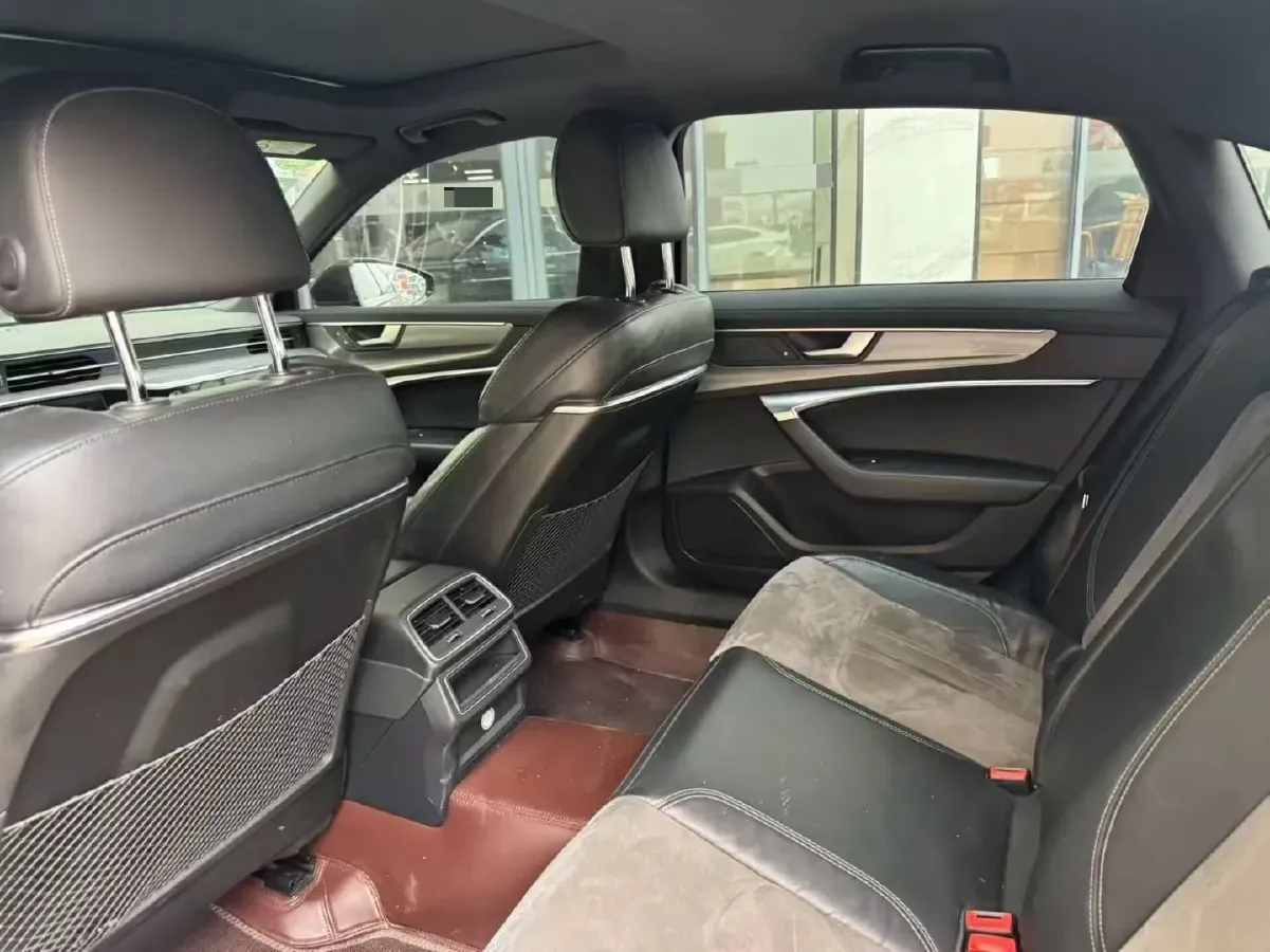 2021 Audi A6L 2.0T 190HP L4 7DCT,autocango,china used car exporter,china ev exporter,chinese used car exporter,chinese used ev exporter