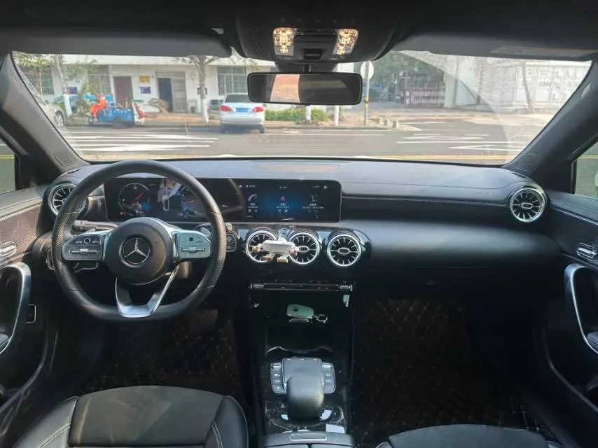 2020 Mercedes-Benz A Class 1.3T 163HP L4 7DCT,autocango,china used car exporter,china ev exporter,chinese used car exporter,chinese used ev exporter