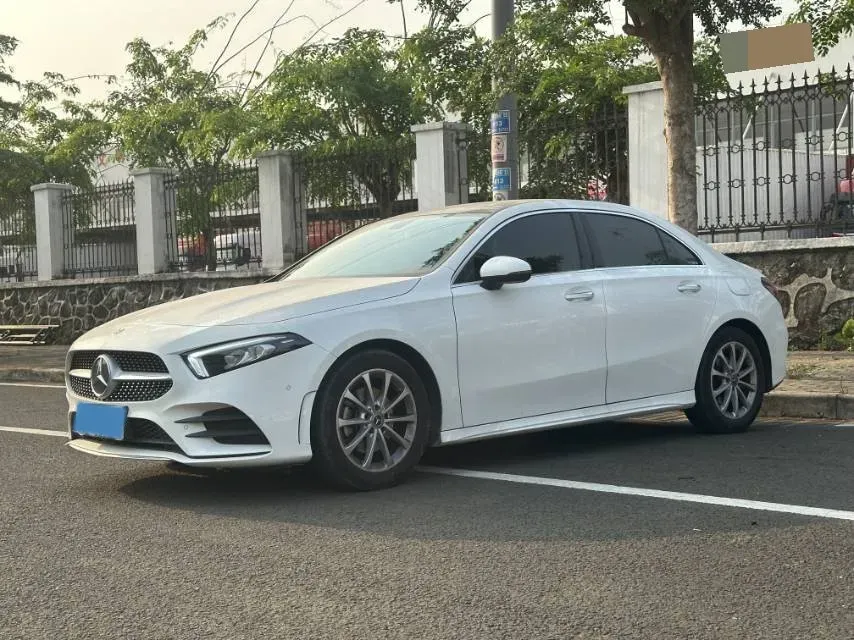 2020 Mercedes-Benz A Class 1.3T 163HP L4 7DCT,autocango,china used car exporter,china ev exporter,chinese used car exporter,chinese used ev exporter