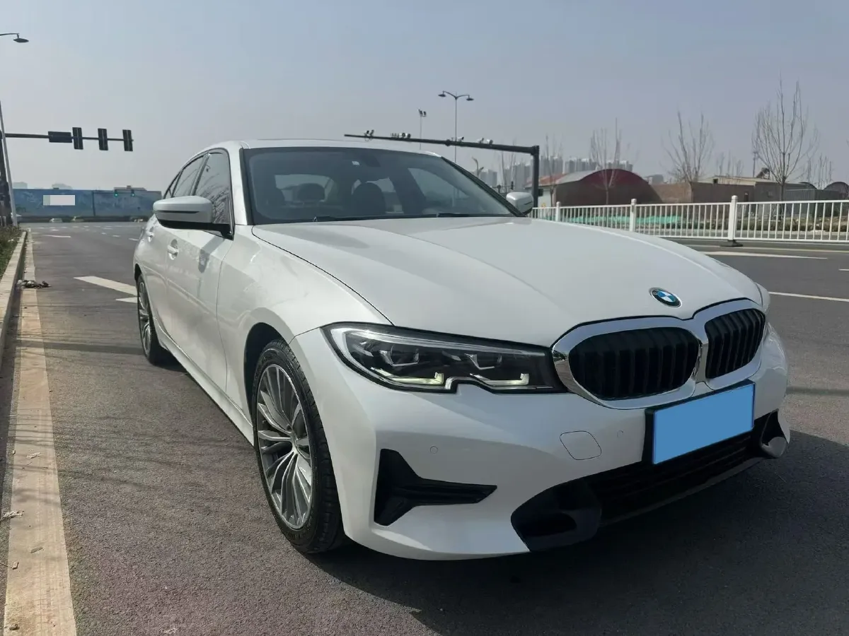 2022 BMW 3 Series 2.0T 156HP L4 8AT,autocango,china used car exporter,china ev exporter,chinese used car exporter,chinese used ev exporter