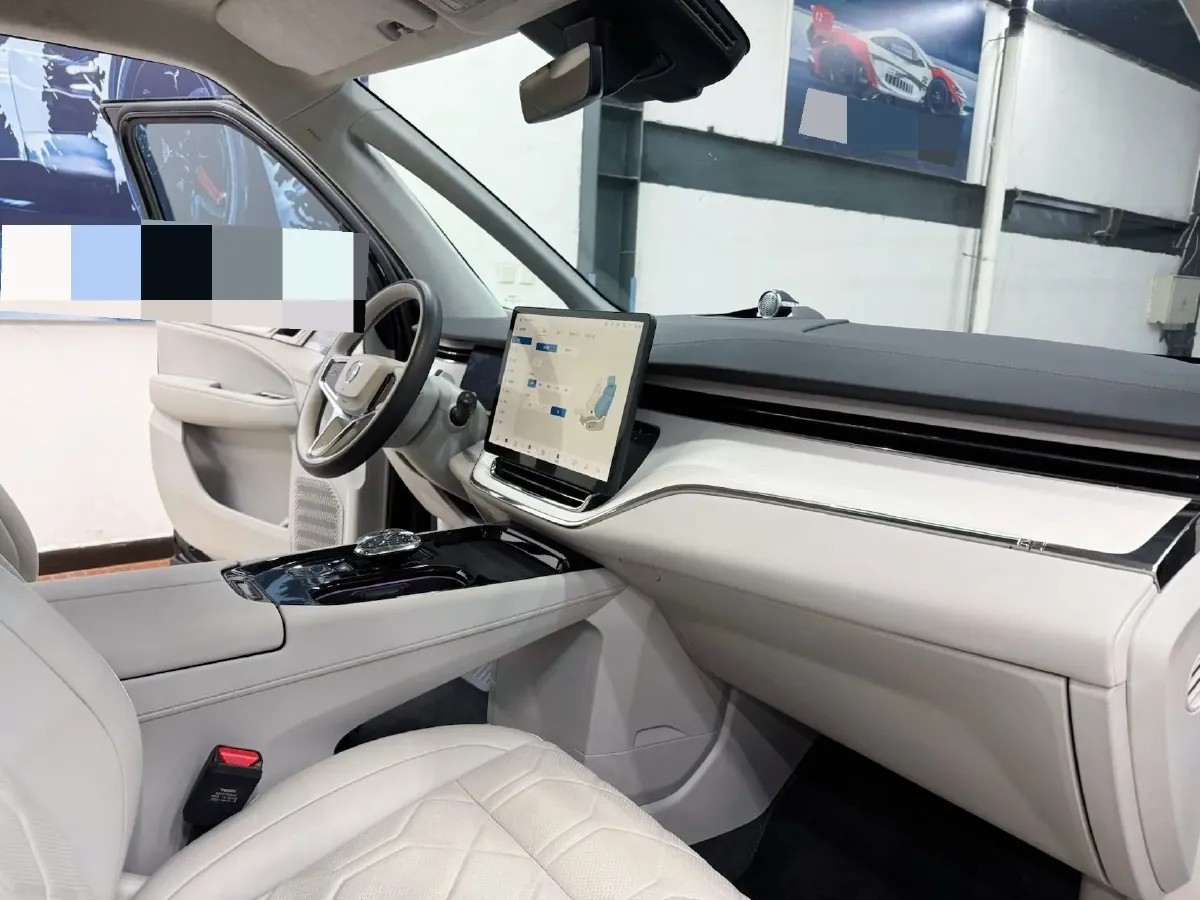 2025 Volvo EM90 BEV 116KWH,autocango,china used car exporter,china ev exporter,chinese used car exporter,chinese used ev exporter