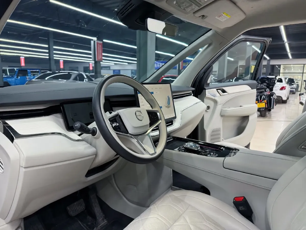 2025 Volvo EM90 BEV 116KWH,autocango,china used car exporter,china ev exporter,chinese used car exporter,chinese used ev exporter