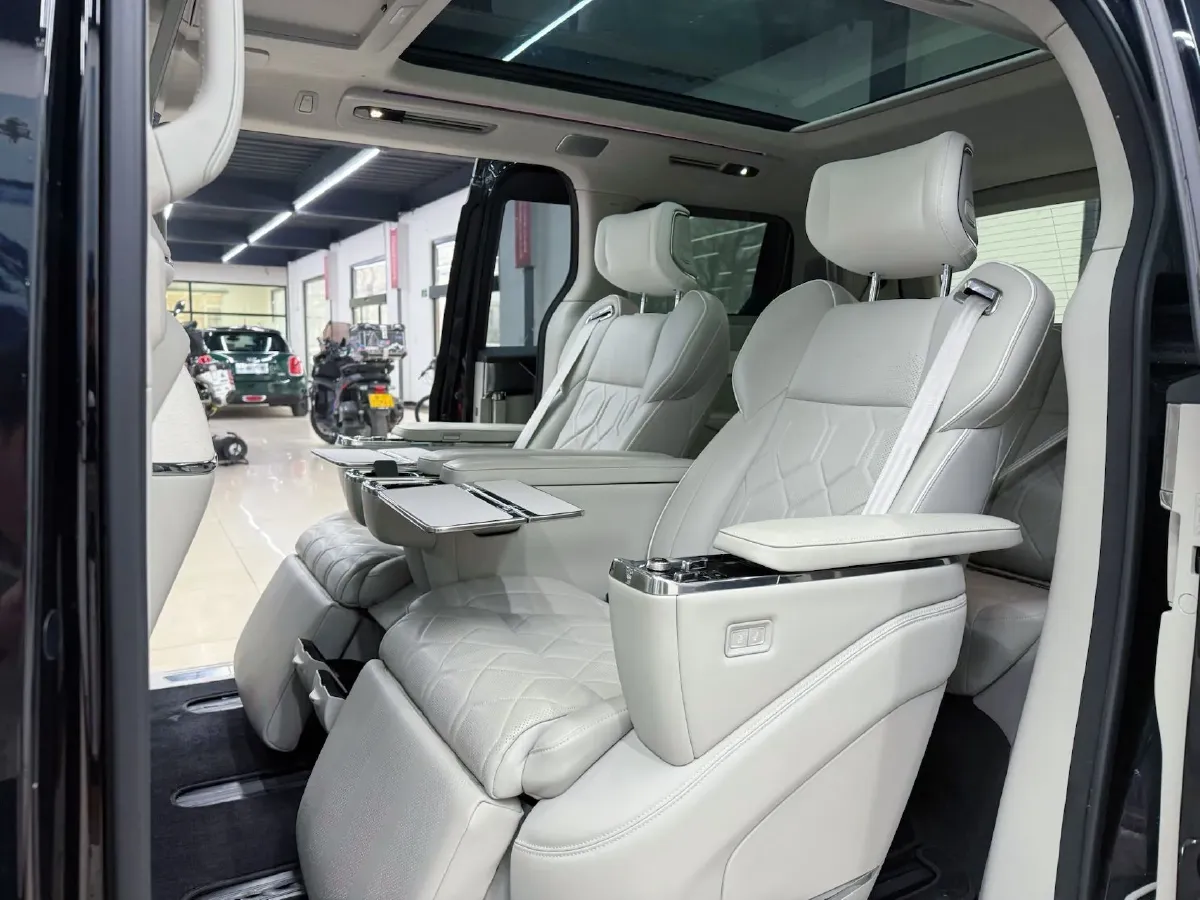 2025 Volvo EM90 BEV 116KWH,autocango,china used car exporter,china ev exporter,chinese used car exporter,chinese used ev exporter