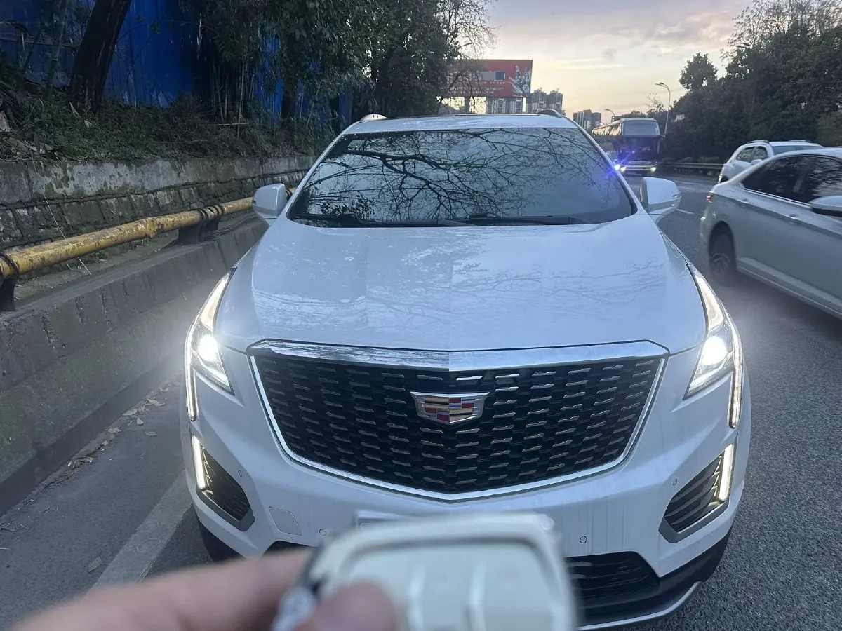 2021 Cadillac XT5 2.0T 237HP L4 9AT,autocango,china used car exporter,china ev exporter,chinese used car exporter,chinese used ev exporter