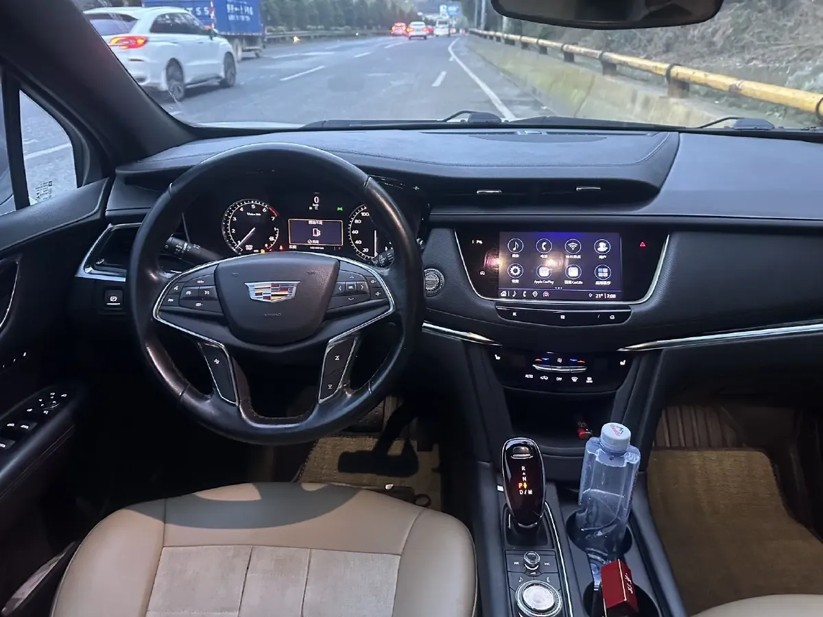 2021 Cadillac XT5 2.0T 237HP L4 9AT,autocango,china used car exporter,china ev exporter,chinese used car exporter,chinese used ev exporter