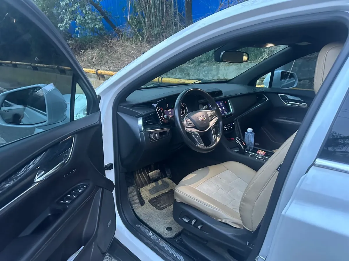 2021 Cadillac XT5 2.0T 237HP L4 9AT,autocango,china used car exporter,china ev exporter,chinese used car exporter,chinese used ev exporter