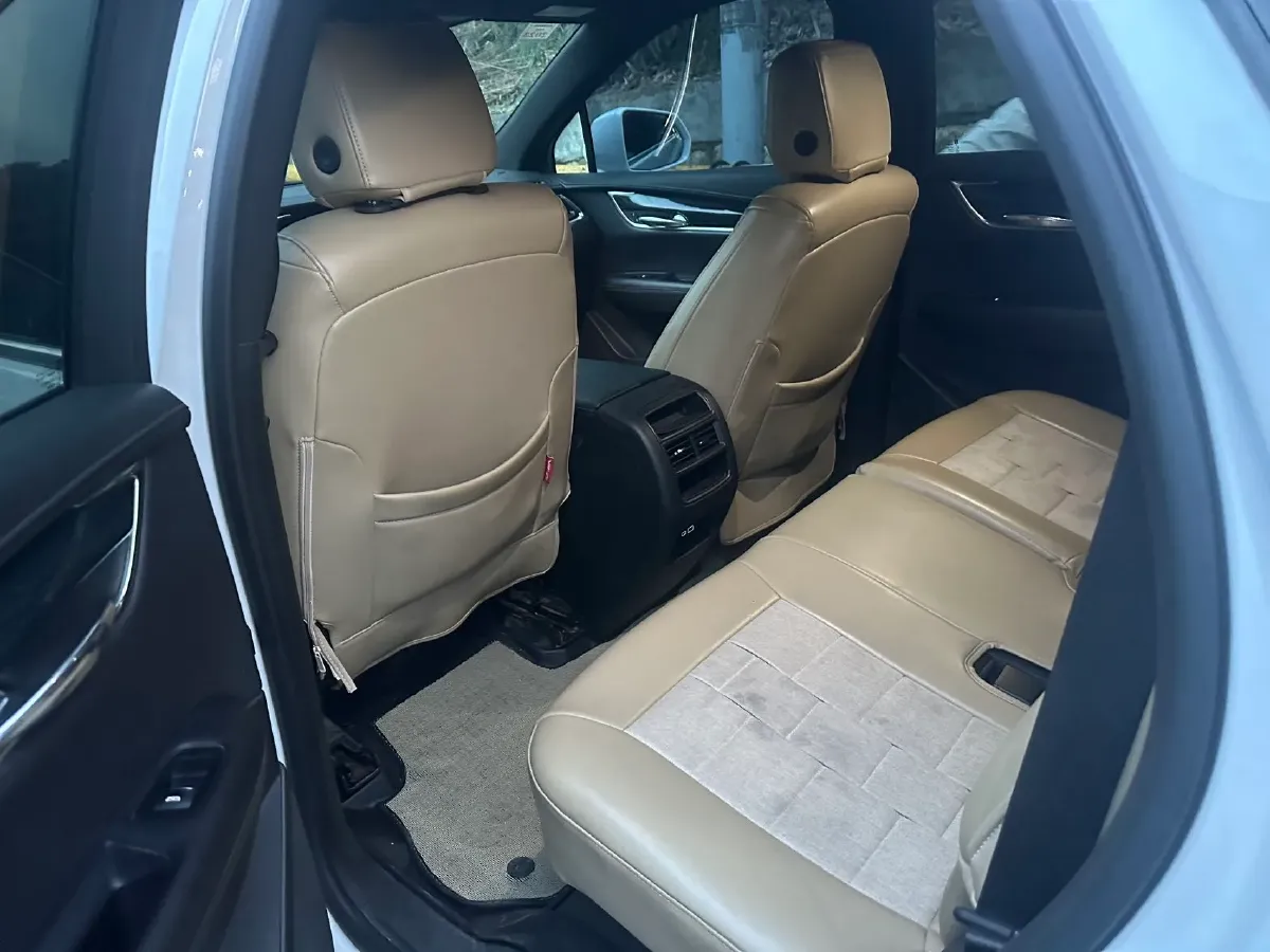 2021 Cadillac XT5 2.0T 237HP L4 9AT,autocango,china used car exporter,china ev exporter,chinese used car exporter,chinese used ev exporter